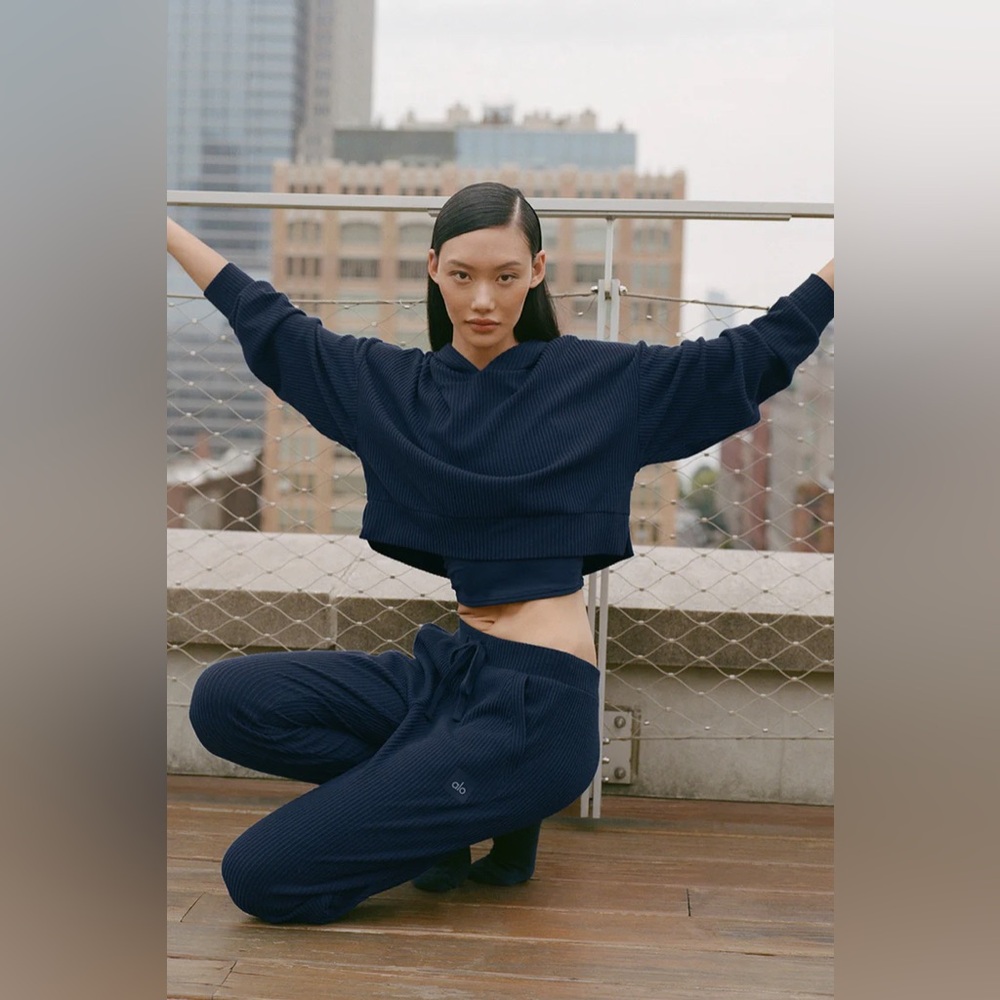 Alo Muse Hoodie and Jogger Navy set - size medium